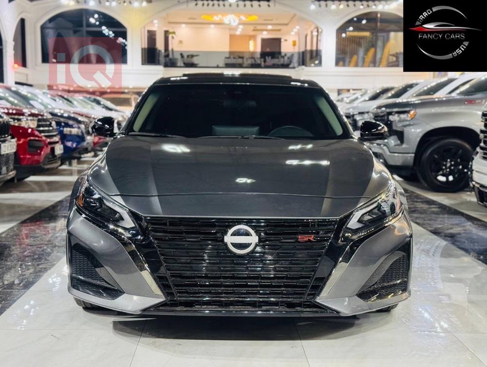 نيسان ألتيما